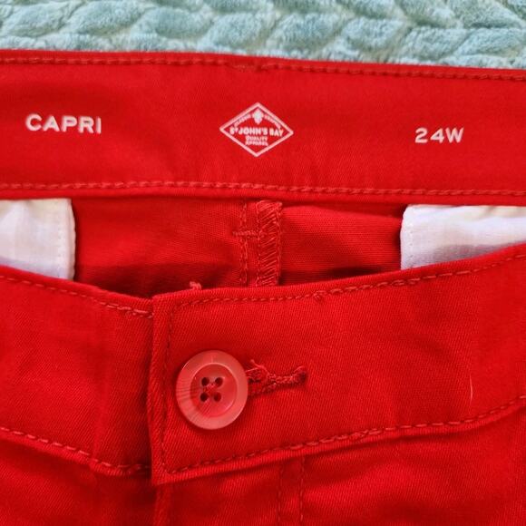 St John’s Bay Mid Rise Secret Slender Red Capri Pants 24W - Picture 4 of 5